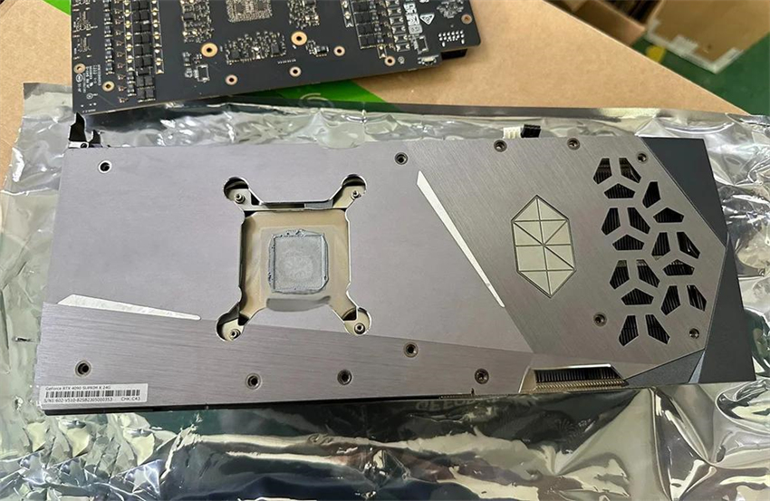 Rtx 4090 24GB グラフィックスカード搭載ノートパ - Rtx 4090 24Gb Graphics Card のレビューと価格